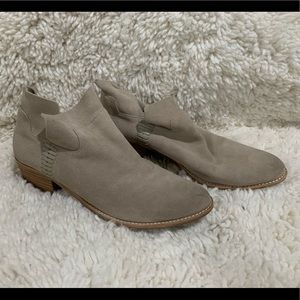 Dolce Vita suede shoes